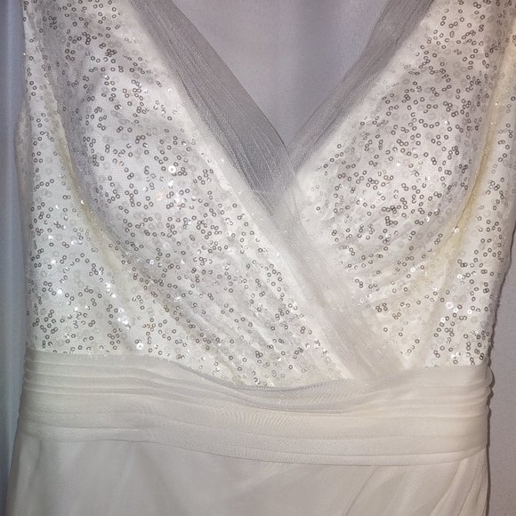 Davids Bridal Galina Signature Ivory chiffon sheath wedding gown size 6 - Picture 6 of 13